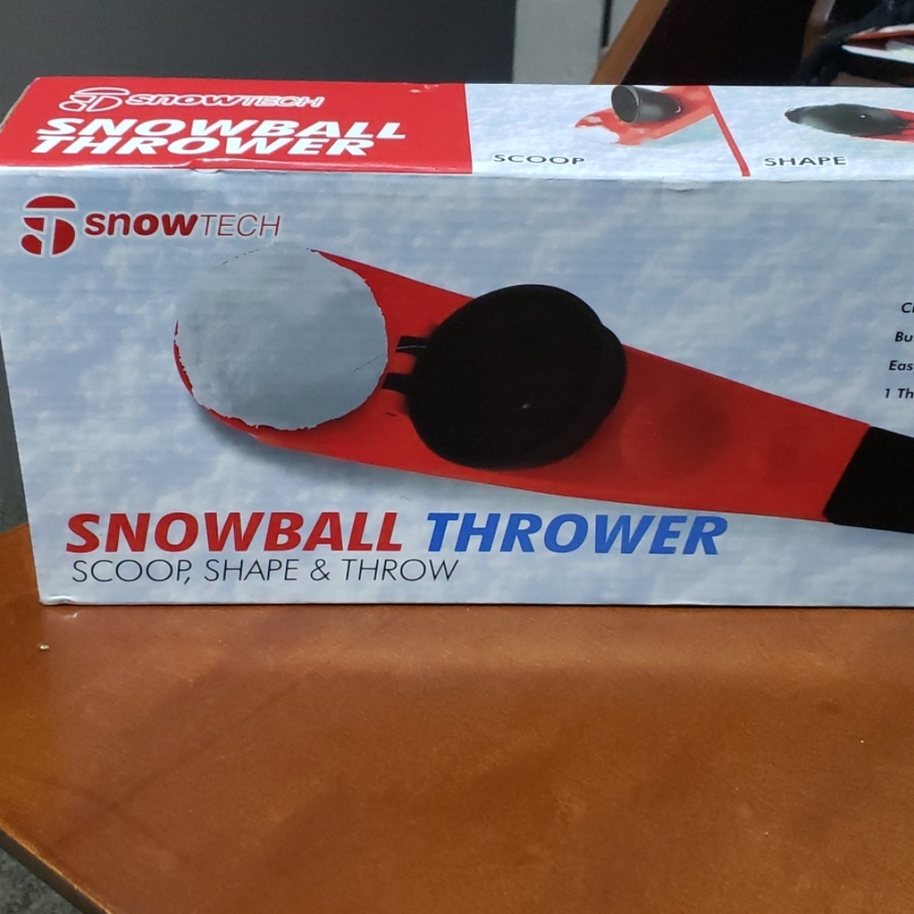 🆕️ Snowtech snowball thrower NEW IN BOX